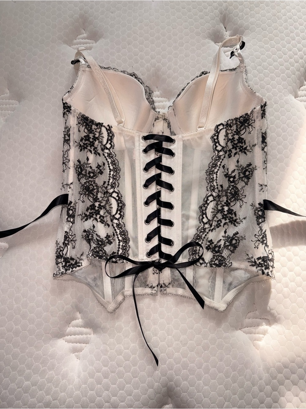 Victoria's Secret White Bustier with Black Lace Overlay 34B whimsical goth - Picture 7 of 9